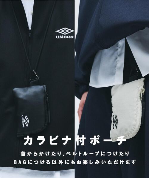 tk.TAKEO KIKUCHI(ティーケータケオキクチ)の「【UMBRO】ショルダーバッグ/チャーム付き(ショルダーバッグ・メンズ・ベージュ/ブラック・00)」の5枚目の写真