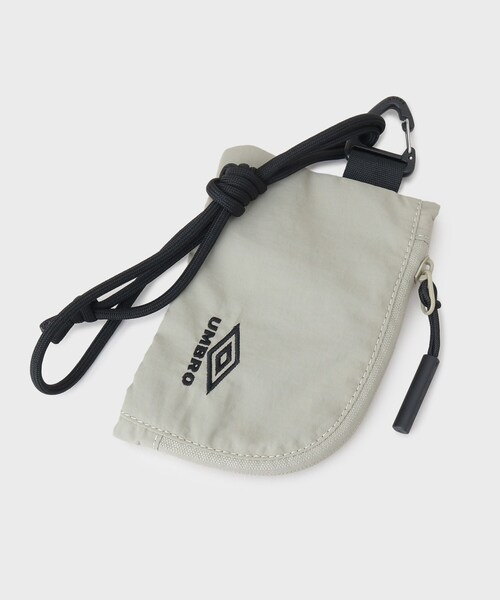 tk.TAKEO KIKUCHI(ティーケータケオキクチ)の「【UMBRO】ショルダーバッグ/チャーム付き(ショルダーバッグ・メンズ・ベージュ/ブラック・00)」の21枚目の写真