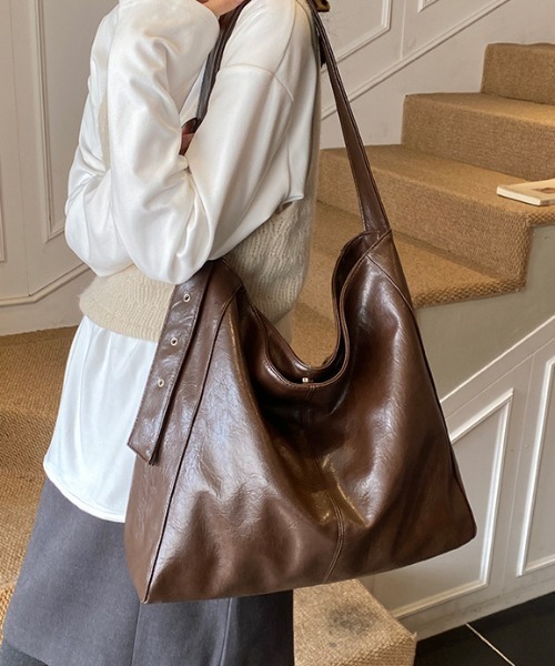 mebole(メボレ)の「one shoulder square bag(ショルダーバッグ・レディース・ブラック/ブラウン/アイボリー・FREE)」の1枚目の写真