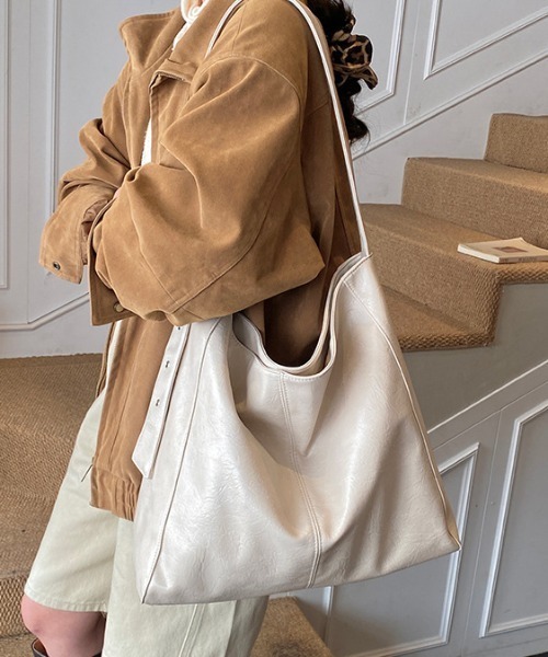 mebole(メボレ)の「one shoulder square bag(ショルダーバッグ・レディース・ブラック/ブラウン/アイボリー・FREE)」の5枚目の写真