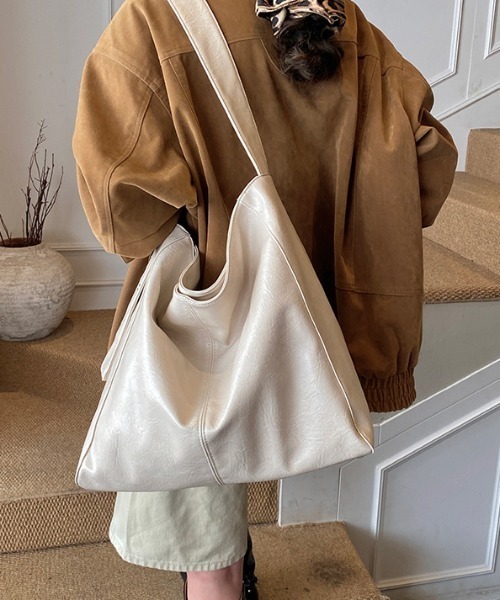 mebole(メボレ)の「one shoulder square bag(ショルダーバッグ・レディース・ブラック/ブラウン/アイボリー・FREE)」の7枚目の写真