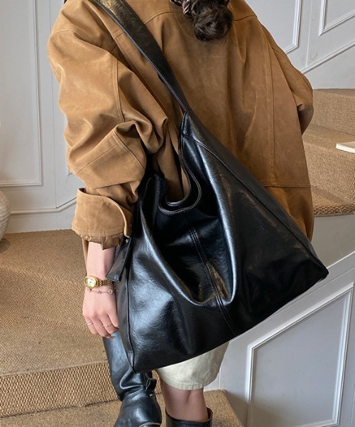 mebole(メボレ)の「one shoulder square bag(ショルダーバッグ・レディース・ブラック/ブラウン/アイボリー・FREE)」の12枚目の写真