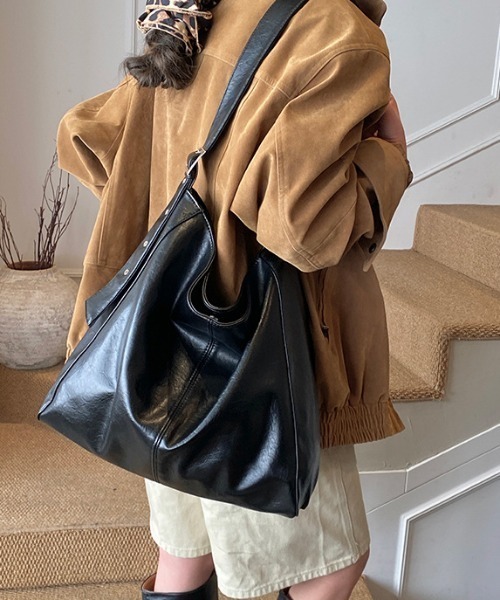 mebole(メボレ)の「one shoulder square bag(ショルダーバッグ・レディース・ブラック/ブラウン/アイボリー・FREE)」の14枚目の写真
