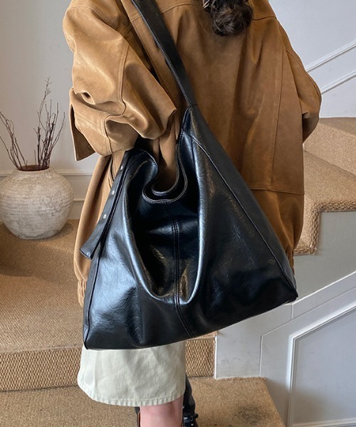 mebole(メボレ)の「one shoulder square bag(ショルダーバッグ・レディース・ブラック/ブラウン/アイボリー・FREE)」の16枚目の写真