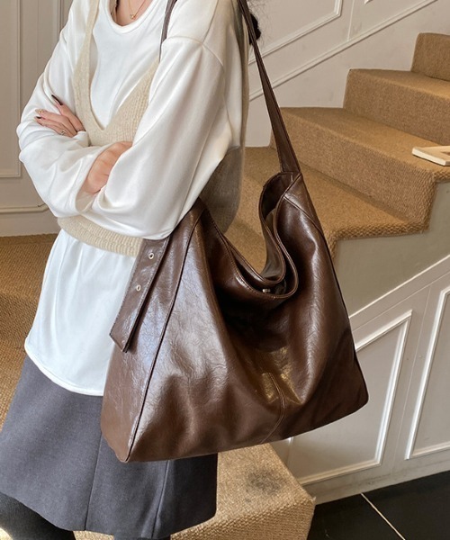 mebole(メボレ)の「one shoulder square bag(ショルダーバッグ・レディース・ブラック/ブラウン/アイボリー・FREE)」の19枚目の写真