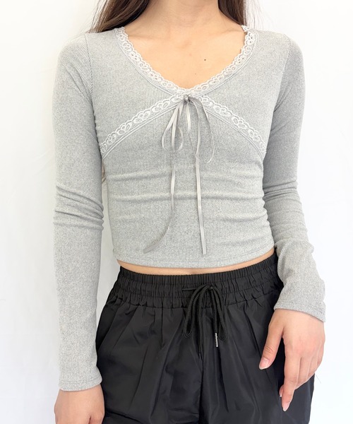 Alite cloth(アリーテクロス)の「カップ付きフロントレースリボン長袖トップス(Tシャツ/カットソー・レディース・B/F/E/D/A/C・F)」の2枚目の写真