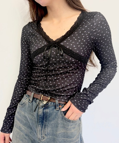 Alite cloth(アリーテクロス)の「カップ付きフロントレースリボン長袖トップス(Tシャツ/カットソー・レディース・B/F/E/D/A/C・F)」の6枚目の写真