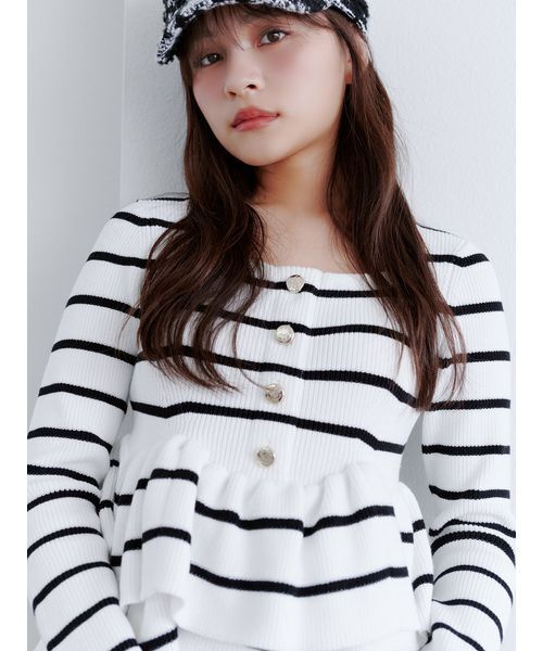 SNIDEL(スナイデル)の「ペプラムニットプルオーバー(ニット/セーター・レディース・レッド/ブラック/その他・F)」の5枚目の写真