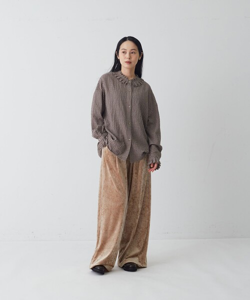 conges payes ADIEU TRISTESSE(コンジェ ペイエ アデュートリステス)の「ベロアパンツ(その他パンツ・レディース・チャコールグレー/グレイッシュベージュ/カーキ・38)」の4枚目の写真
