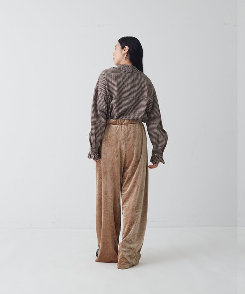 conges payes ADIEU TRISTESSE(コンジェ ペイエ アデュートリステス)の「ベロアパンツ(その他パンツ・レディース・チャコールグレー/グレイッシュベージュ/カーキ・38)」の7枚目の写真