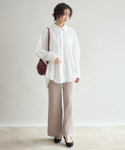 Pillini(ピリーニ)の「スタッズ付デザインタックシャツ(シャツ/ブラウス・レディース・ブラウン/ライトブルー/オフホワイト・FREE)」の5枚目の写真