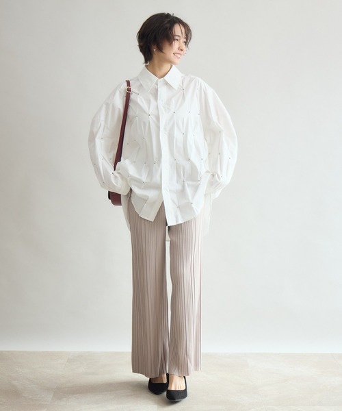 Pillini(ピリーニ)の「スタッズ付デザインタックシャツ(シャツ/ブラウス・レディース・ブラウン/ライトブルー/オフホワイト・FREE)」の7枚目の写真
