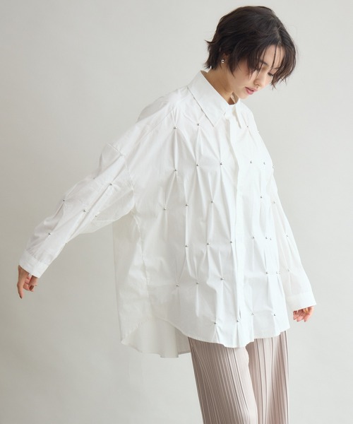 Pillini(ピリーニ)の「スタッズ付デザインタックシャツ(シャツ/ブラウス・レディース・ブラウン/ライトブルー/オフホワイト・FREE)」の12枚目の写真