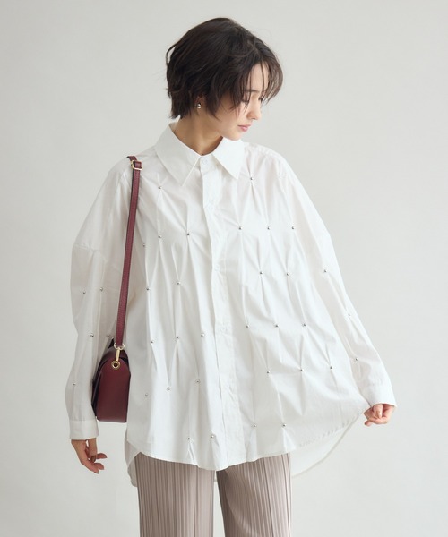 Pillini(ピリーニ)の「スタッズ付デザインタックシャツ(シャツ/ブラウス・レディース・ブラウン/ライトブルー/オフホワイト・FREE)」の10枚目の写真