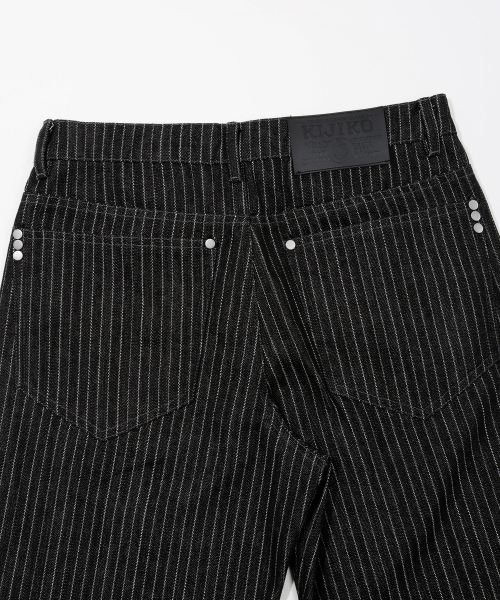 KIJIKO(キジコ)の「ke620. スリム セミロー アジャスト デニム ピンストライプ(デニムパンツ・レディース・その他・SMALL/MEDIUM)」の6枚目の写真