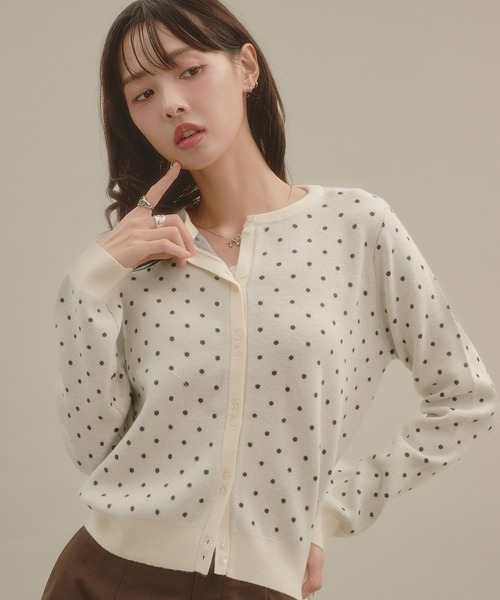 apres jour mignon(アプレジュールミニョン)の「ドットカーディガン(カーディガン/ボレロ・レディース・ボルドー/ピンク/オフホワイト/チャコールグレー/ブラウン系その他・フリー/LARGE)」の2枚目の写真
