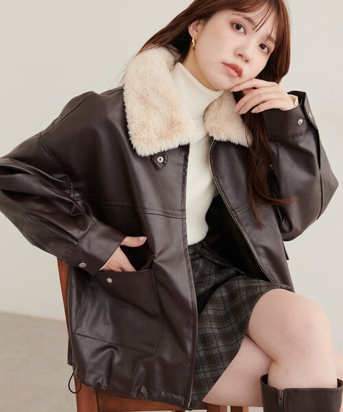 natural couture(ナチュラルクチュール)の「ファーティペット付きヘムドロストフェイクレザーブルゾン(ブルゾン・レディース・ブラウン/ブラック・FREE)」の7枚目の写真