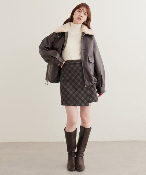 natural couture(ナチュラルクチュール)の「ファーティペット付きヘムドロストフェイクレザーブルゾン(ブルゾン・レディース・ブラウン/ブラック・FREE)」の8枚目の写真