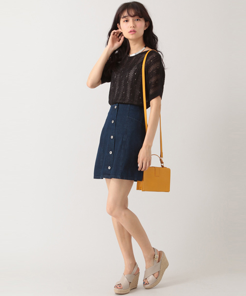 E hyphen world gallery（イーハイフンワールドギャラリー）の「フロントボタン台形ミニスカｰト（スカート・レディース・ベージュ/インディゴブルー/ブラック/カーキ/オフホワイト・FREE）」の5枚目の写真