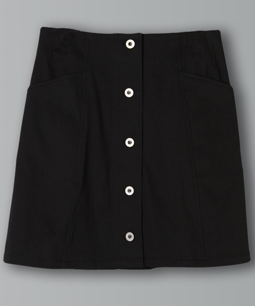 E hyphen world gallery（イーハイフンワールドギャラリー）の「フロントボタン台形ミニスカｰト（スカート・レディース・ベージュ/インディゴブルー/ブラック/カーキ/オフホワイト・FREE）」の17枚目の写真
