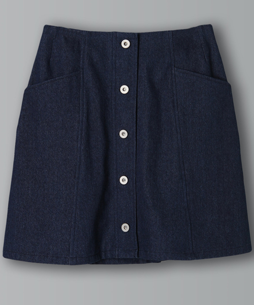 E hyphen world gallery（イーハイフンワールドギャラリー）の「フロントボタン台形ミニスカｰト（スカート・レディース・ベージュ/インディゴブルー/ブラック/カーキ/オフホワイト・FREE）」の16枚目の写真
