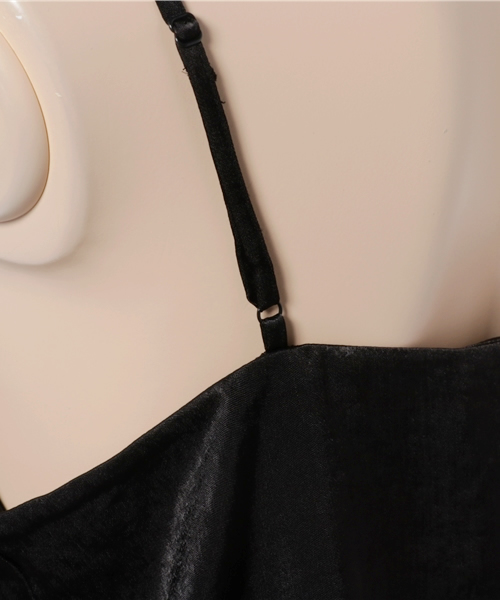 MOUSSY（マウジー）の「SATIN CAMI F（キャミソール・レディース・ダークグリーン/ブラック・FREE）」の4枚目の写真