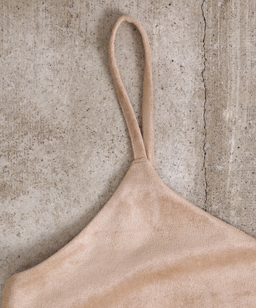 Denime（ドゥニーム）の「フェイクスウェードキャミソール（キャミソール・レディース・ベージュ/ブラック/カーキ・FREE）」の11枚目の写真