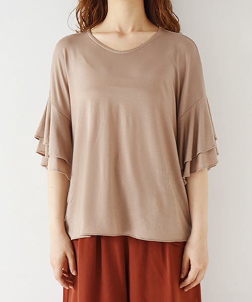 Luz Llena(ラズレナ)の「ダブルフリルスリーブTシャツ(Tシャツ/カットソー・レディース・ブラック/ベージュ/ワインレッド・MEDIUM)」の6枚目の写真