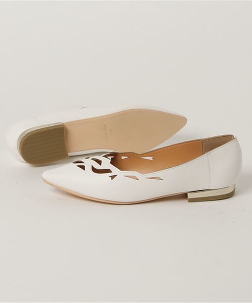 GeeRA(ジーラ)の「ヌーディーカットパンプス(パンプス・レディース・ブラック/ホワイト/シルバー・22.5cm/23.5cm/23cm/24.5cm/24cm)」の4枚目の写真