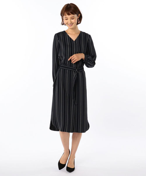 NOLLEY’S Sophi（ノーリーズソフィ）の「タックワンピース（ワンピース・レディース・チャコールグレー/ネイビー/オリーブ/レディッシュグレー/ブルー系その他3・38/36）」の5枚目の写真