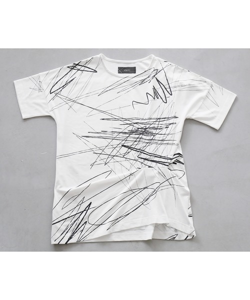 kOhAKU(コハク)の「アシンメトリー手書き風デザインTシャツ(Tシャツ/カットソー・レディース・ブラック/オフホワイト・FREE)」の21枚目の写真