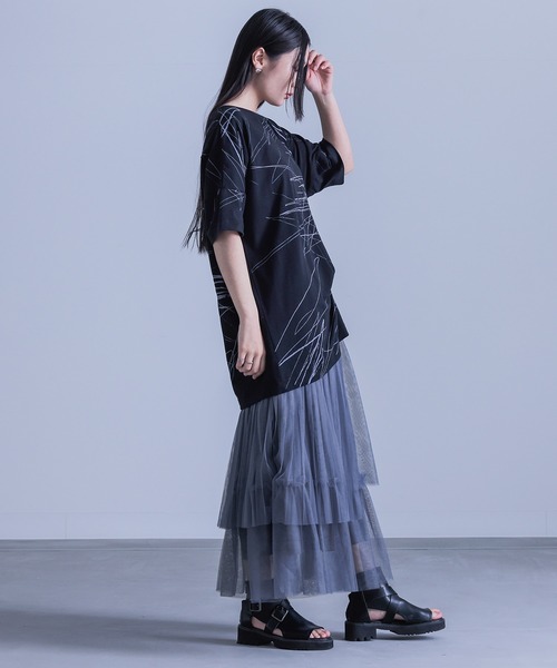 kOhAKU(コハク)の「アシンメトリー手書き風デザインTシャツ(Tシャツ/カットソー・レディース・ブラック/オフホワイト・FREE)」の16枚目の写真