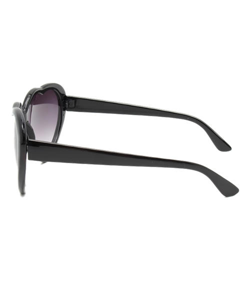 one after another NICE CLAUP（ワンアフターアナザーナイスクラップ）の「【ナイスクラップ】ハートサングラス（サングラス・レディース・レッド/ブラック/ホワイト・FREE）」の6枚目の写真