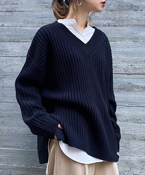 PAGEBOY（ページボーイ）の「ワイドリブVネックプルオーバー（ニット/セーター・レディース・オフホワイト/ブラック/グレイッシュベージュ/レッド系その他・FREE）」の3枚目の写真