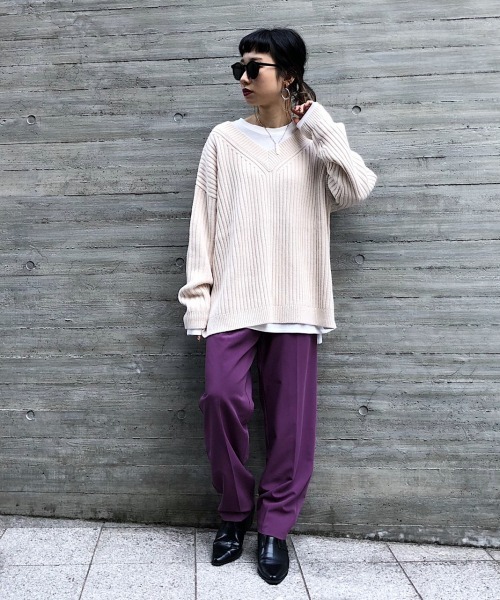 PAGEBOY（ページボーイ）の「ワイドリブVネックプルオーバー（ニット/セーター・レディース・オフホワイト/ブラック/グレイッシュベージュ/レッド系その他・FREE）」の13枚目の写真