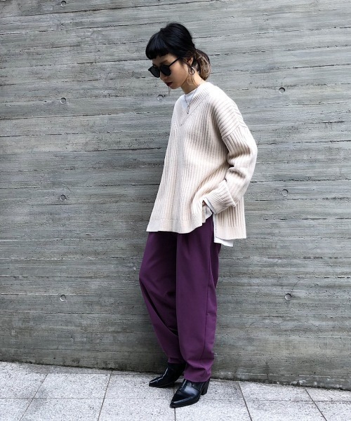 PAGEBOY（ページボーイ）の「ワイドリブVネックプルオーバー（ニット/セーター・レディース・オフホワイト/ブラック/グレイッシュベージュ/レッド系その他・FREE）」の15枚目の写真