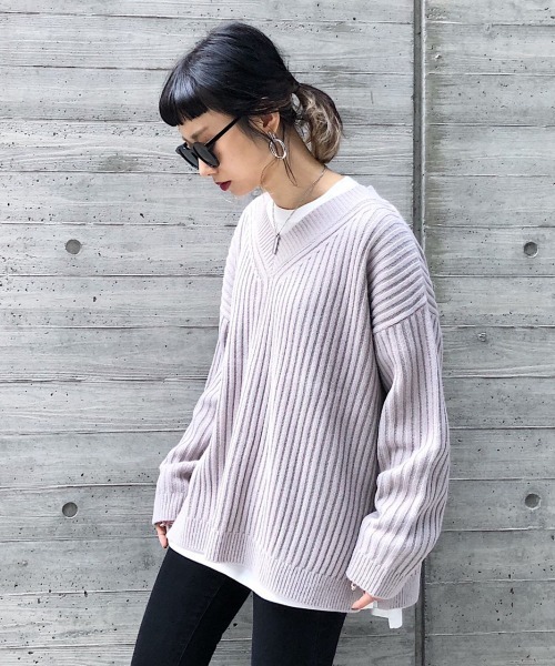 PAGEBOY（ページボーイ）の「ワイドリブVネックプルオーバー（ニット/セーター・レディース・オフホワイト/ブラック/グレイッシュベージュ/レッド系その他・FREE）」の17枚目の写真