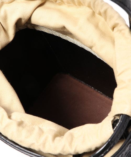 florist（フローリスト）の「【2way】クロコ調バケツ型巾着ショルダーバッグ（ショルダーバッグ・レディース・ブラック/イエロー/ブラウン/ベージュ・FREE）」の5枚目の写真