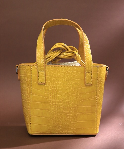 florist（フローリスト）の「【2way】クロコ調バケツ型巾着ショルダーバッグ（ショルダーバッグ・レディース・ブラック/イエロー/ブラウン/ベージュ・FREE）」の15枚目の写真