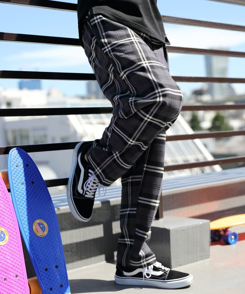 ８(eight)（エイト）の「チェックワイドテーパードパンツ（チノパンツ・メンズ・ブラック/ベージュ/グレー系その他/グレー/ブラウン/ネイビー/ブラック系その他/ブラウン系その他・MEDIUM/LARGE）」の4枚目の写真