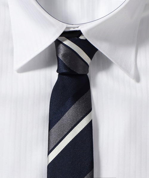 TETE HOMME（テットオム）の「シルクストライプタイ  / アズーロ  エ ビアンコ（ネクタイ・メンズ・ネイビー/ブルー/ブルー系その他/ブルー系その他2/ブルー系その他3/ブルー系その他4/ブルー系その他5/ブルー系その他6/ブルー系その他7/ネイビー系/ネイビー系1/ネイビー系2/ネイビー系3/ネイビー系4/ネイビー系5/ネイビー系6/ネイビー系7/ネイビー系8/ネイビー系9/ブルー系・FREE）」の8枚目の写真