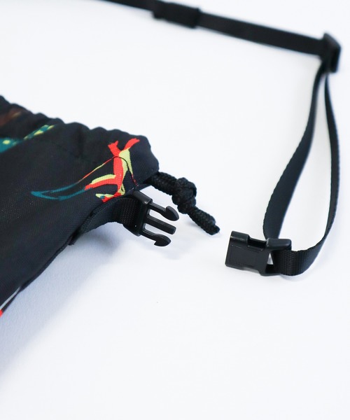 KiU（キウ）の「300D 巾着バッグ（ショルダーバッグ・メンズ・ブラック/パープル/ネイビー/オフホワイト/カーキ/オレンジ/ブラック系その他2/ブラック系その他3/ブラック系その他5/ブラック系その他6/ブラック系その他/イエロー/ホワイト系その他/ブラック系その他4/レオパード/ブルー系その他/ベージュ・FREE）」の21枚目の写真