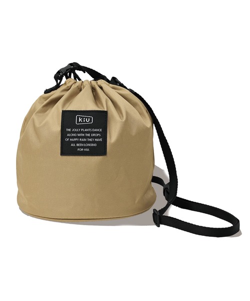 KiU（キウ）の「300D 巾着バッグ（ショルダーバッグ・メンズ・ブラック/パープル/ネイビー/オフホワイト/カーキ/オレンジ/ブラック系その他2/ブラック系その他3/ブラック系その他5/ブラック系その他6/ブラック系その他/イエロー/ホワイト系その他/ブラック系その他4/レオパード/ブルー系その他/ベージュ・FREE）」の18枚目の写真