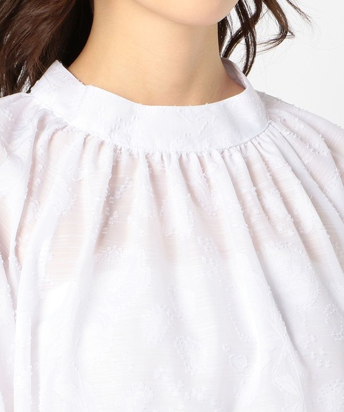 NARACAMICIE（ナラカミーチェ）の「ポリエステルフラワージャガード七分袖ブラウス（シャツ/ブラウス・レディース・ホワイト/ブラック・MEDIUM/X-LARGE）」の3枚目の写真