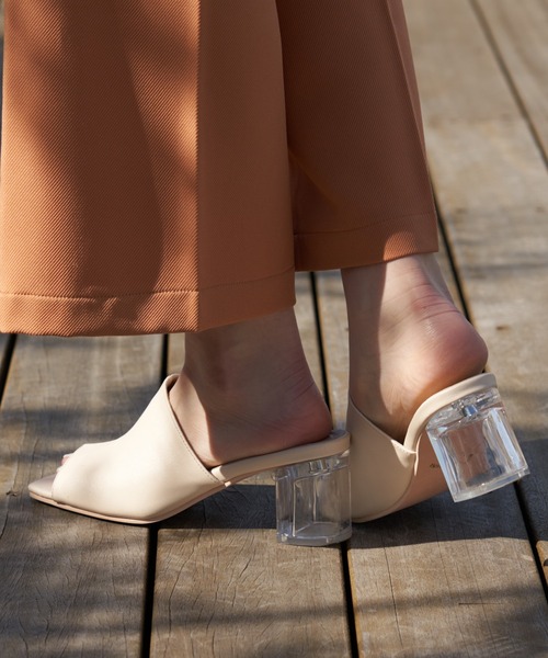 Chico(チコ)の「スクエアクリアヒールサンダル(サンダル・レディース・ブラック/ベージュ/アイボリー/ブラウン・SMALL/MEDIUM/LARGE)」の9枚目の写真