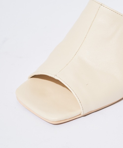 Chico(チコ)の「スクエアクリアヒールサンダル(サンダル・レディース・ブラック/ベージュ/アイボリー/ブラウン・SMALL/MEDIUM/LARGE)」の18枚目の写真