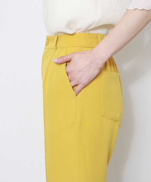 archives（アルシーヴ）の「【入荷禁止】センターピンタックパンツ（その他パンツ・レディース・アイボリー/モカ/マスタード/グリーン系その他/レッド系その他・MEDIUM）」の18枚目の写真