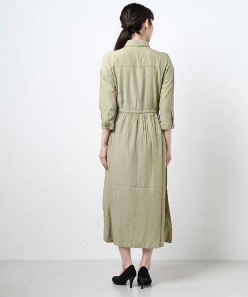 n'ee-ne(ネーネ)の「T/Rドロストシャツワンピース(シャツワンピース・レディース・ベージュ/ライトカーキ/ブラック・M)」の6枚目の写真