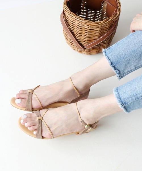 Fin（フィン）の「ウエッジソールストラップサンダル【低反発スポンジ入り】（サンダル・レディース・ブラック/グリーン/ピンク/ネイビー/ベージュ・23.5cm/24cm/24.5cm/25cm/22.5cm/23cm）」の3枚目の写真