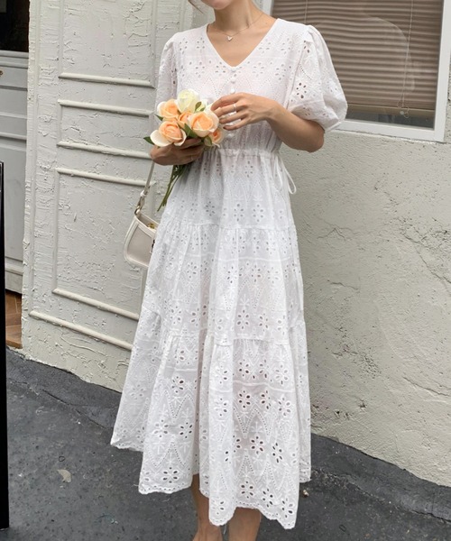 ABITOKYO(アビトーキョー)の「刺繍バンドカラーロングワンピース(ワンピース・レディース・ホワイト/パープル/ブルー/キャメル/ベージュ・S/M/L)」の19枚目の写真